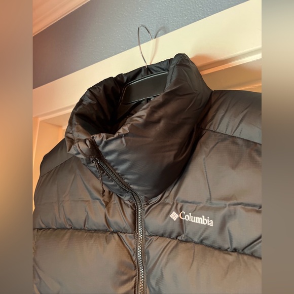 Womens Large Columbia Puffect Mid Vest Black Puffer Synthetic Down Insulation - Picture 9 of 16